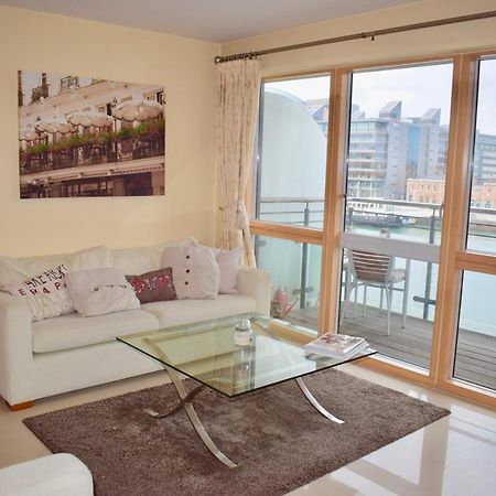 2 Bedroom Grand Canal Dock- Breathtaking Liffey Views Dublin Exterior foto